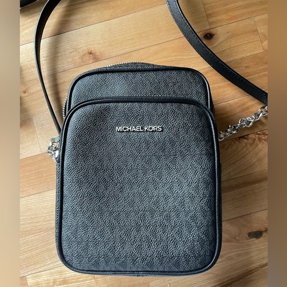 Black Pebble Leather Michael Kors Purse - Picture 5 of 11